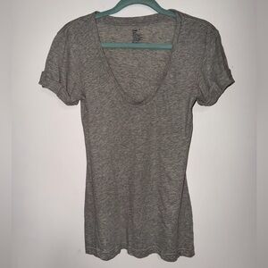 GAP Women's Scoop Neck Short Sleeve Tee in Heather Gray Size XS -G